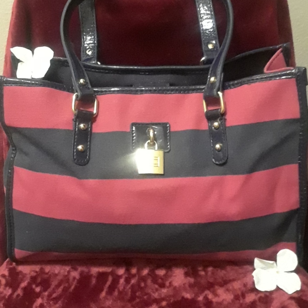 Purse - Picture 2 of 8
